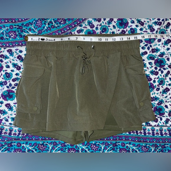 NWOT Popflex Hiking Superskort in Dark Olive - Picture 7 of 9